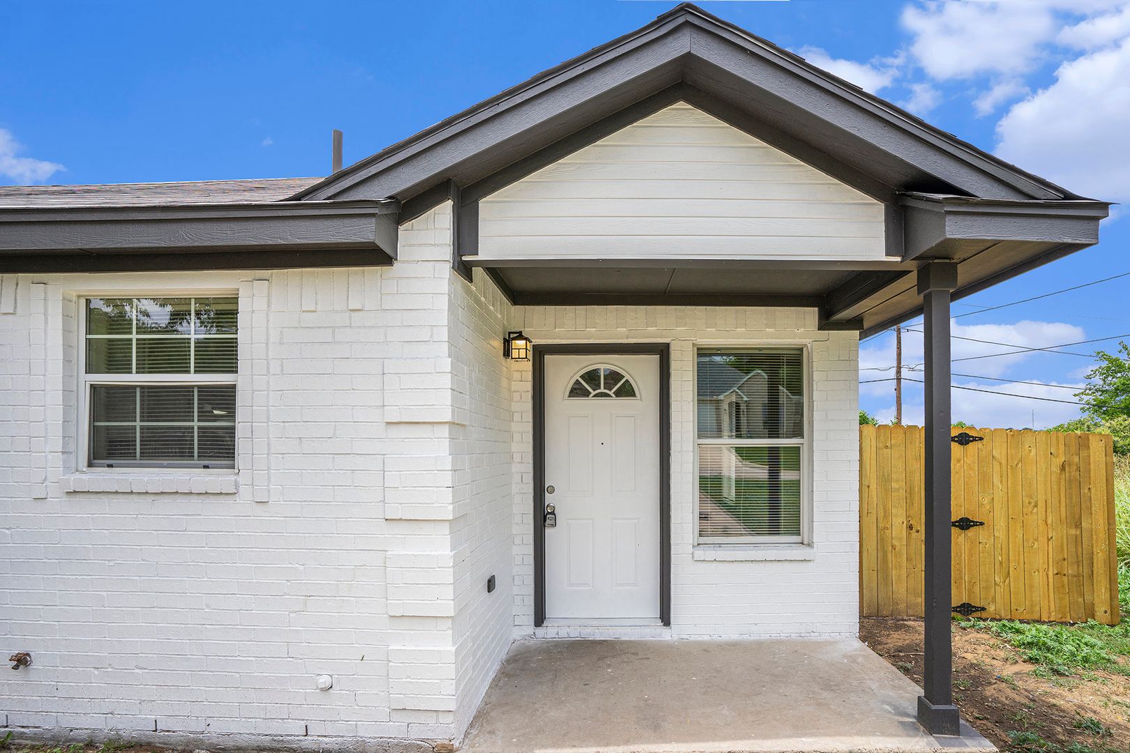 2200 Brookes St, Unit B, Fort Worth, TX 76105 photo 2