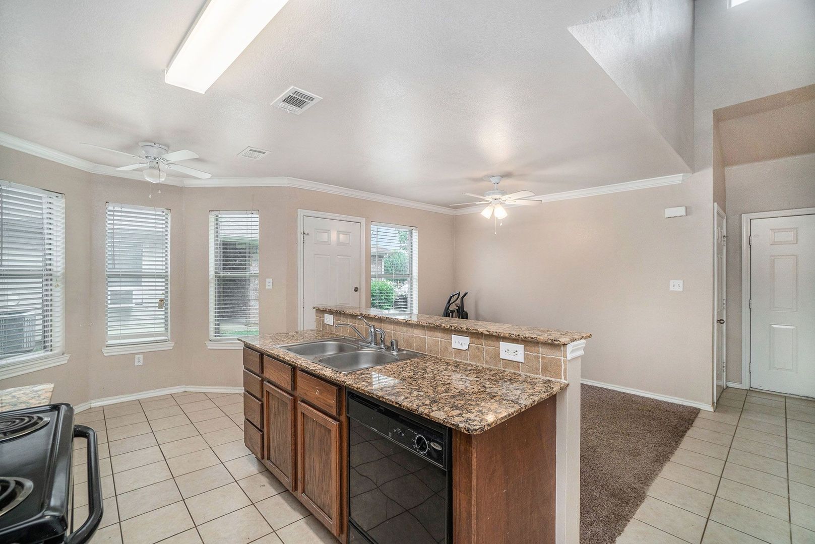 542 Mast Court, Crowley, TX 76036 photo 7