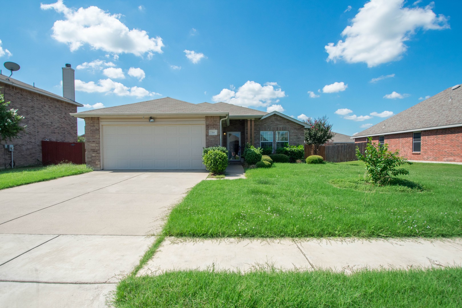 Burleson House: 719 Daughters Drive