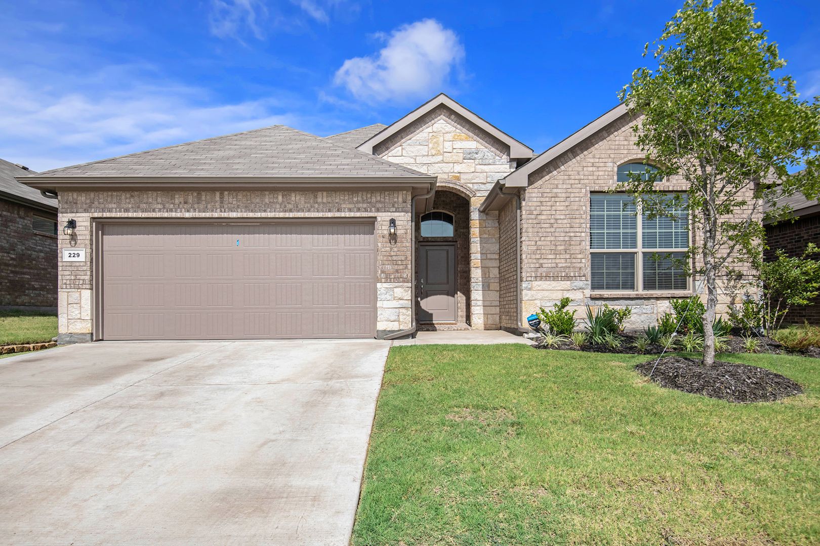 Fort Worth House: 229 Dunmore Drive
