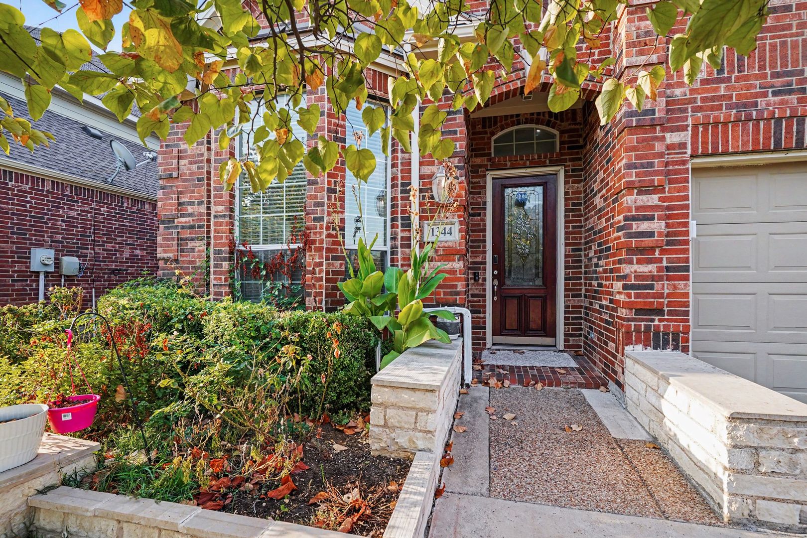 1344 Valley Vista Dr, Irving, TX 75063 photo 3