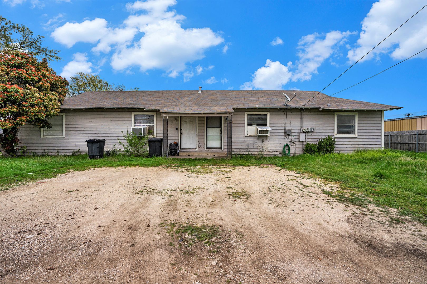 Cleburne House: 1706 Redwood Drive