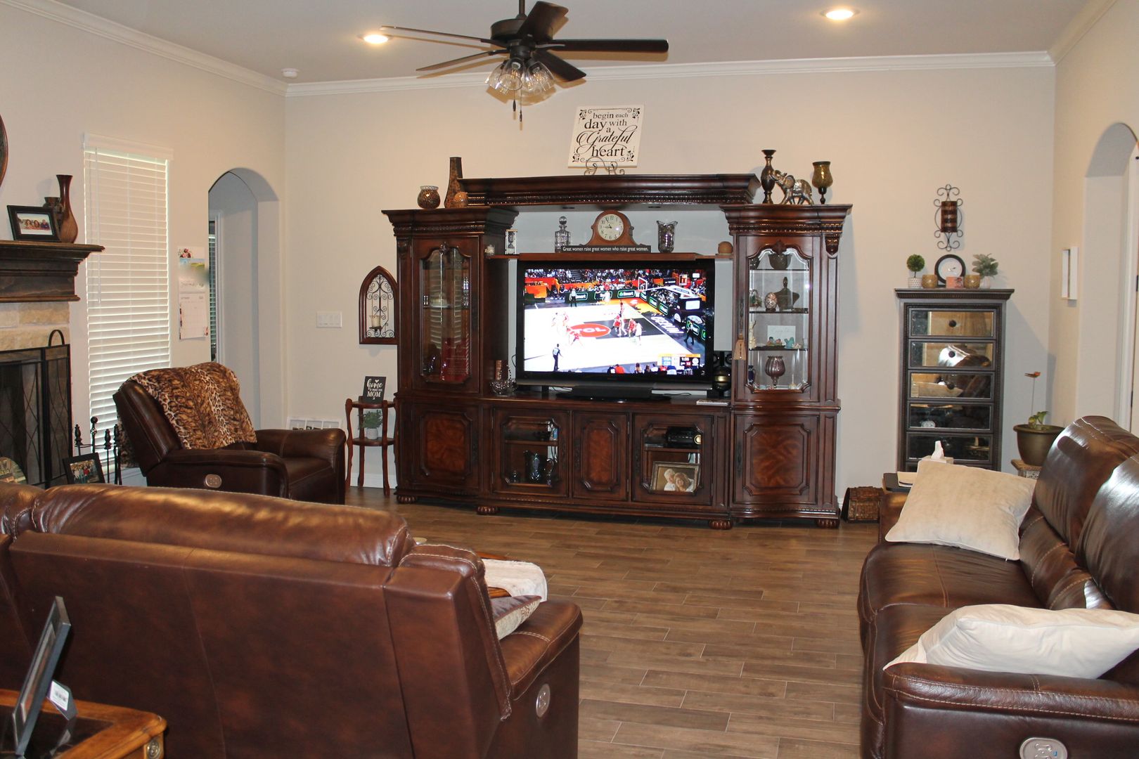 4011 Gallivant Dr, Granbury, TX 76049 photo 8