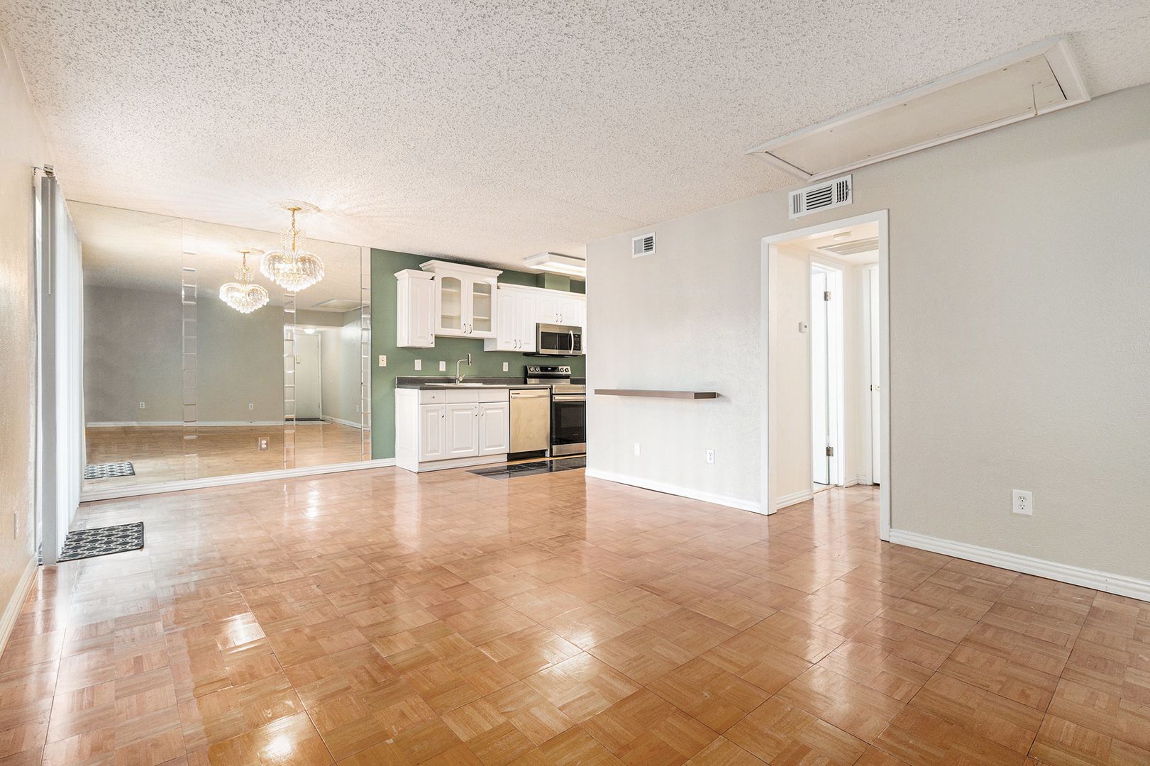 Dallas House: 12806 Midway Rd #2029