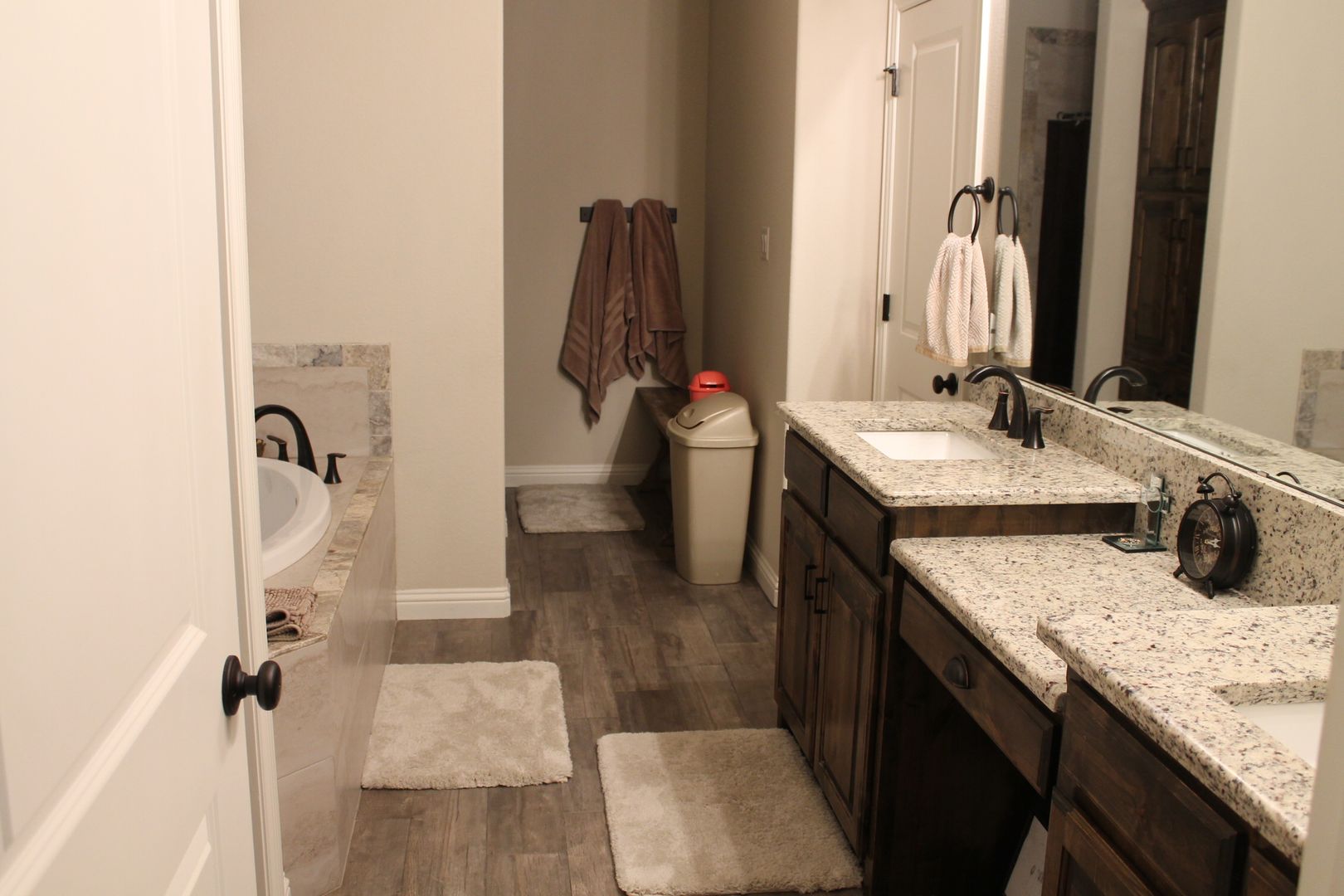4011 Gallivant Dr, Granbury, TX 76049 photo 9