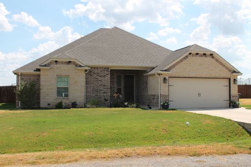 4011 Gallivant Dr, Granbury, TX 76049
