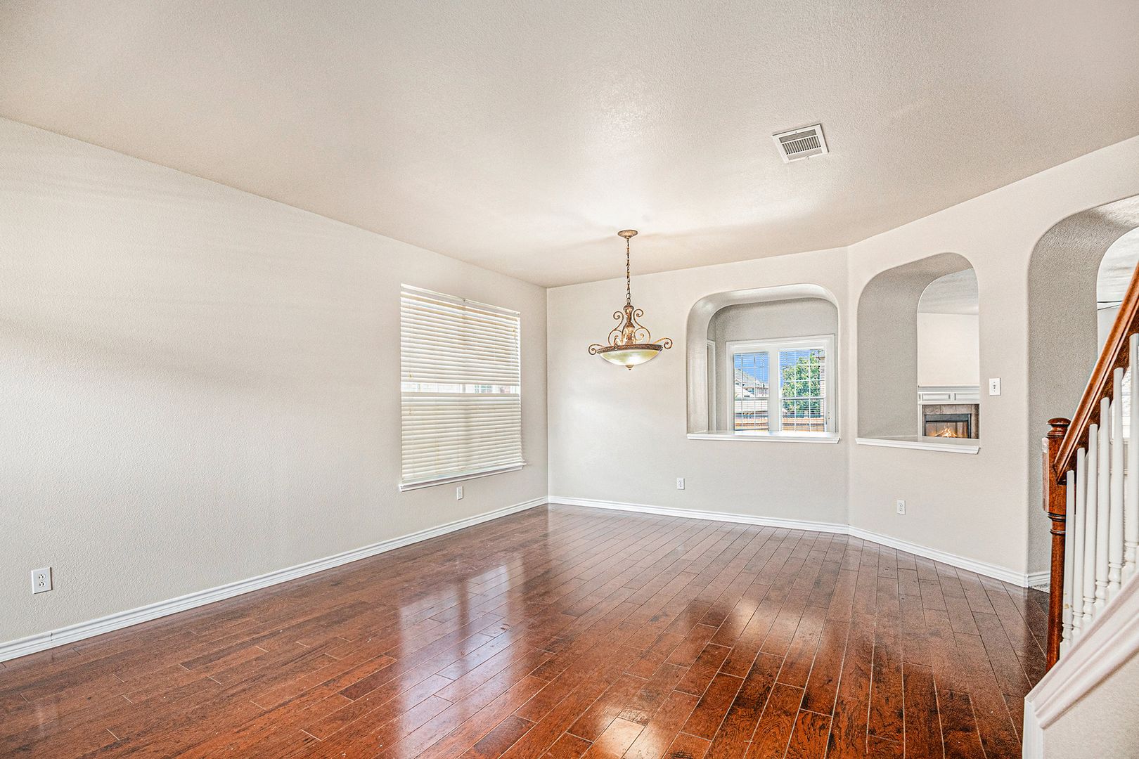 605 Port Royale Way, Euless, TX 76039 photo 2