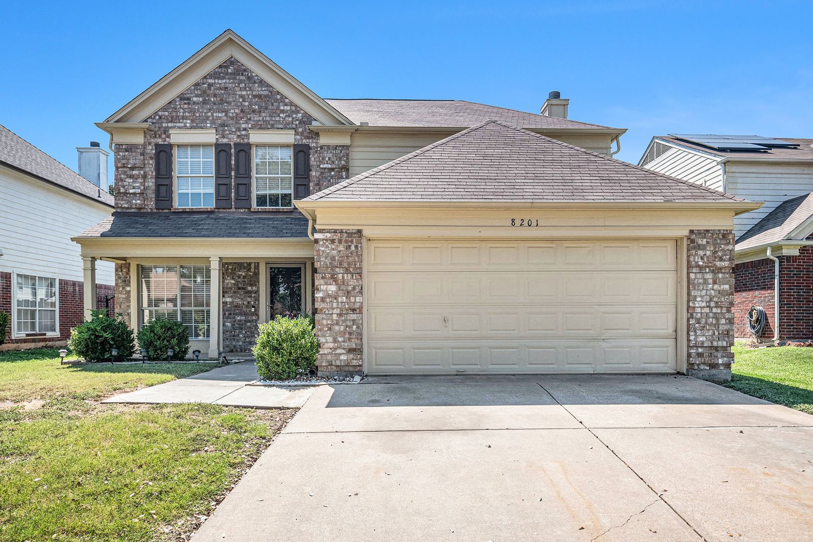 Fort Worth House: 8201 Cloverglen Lane