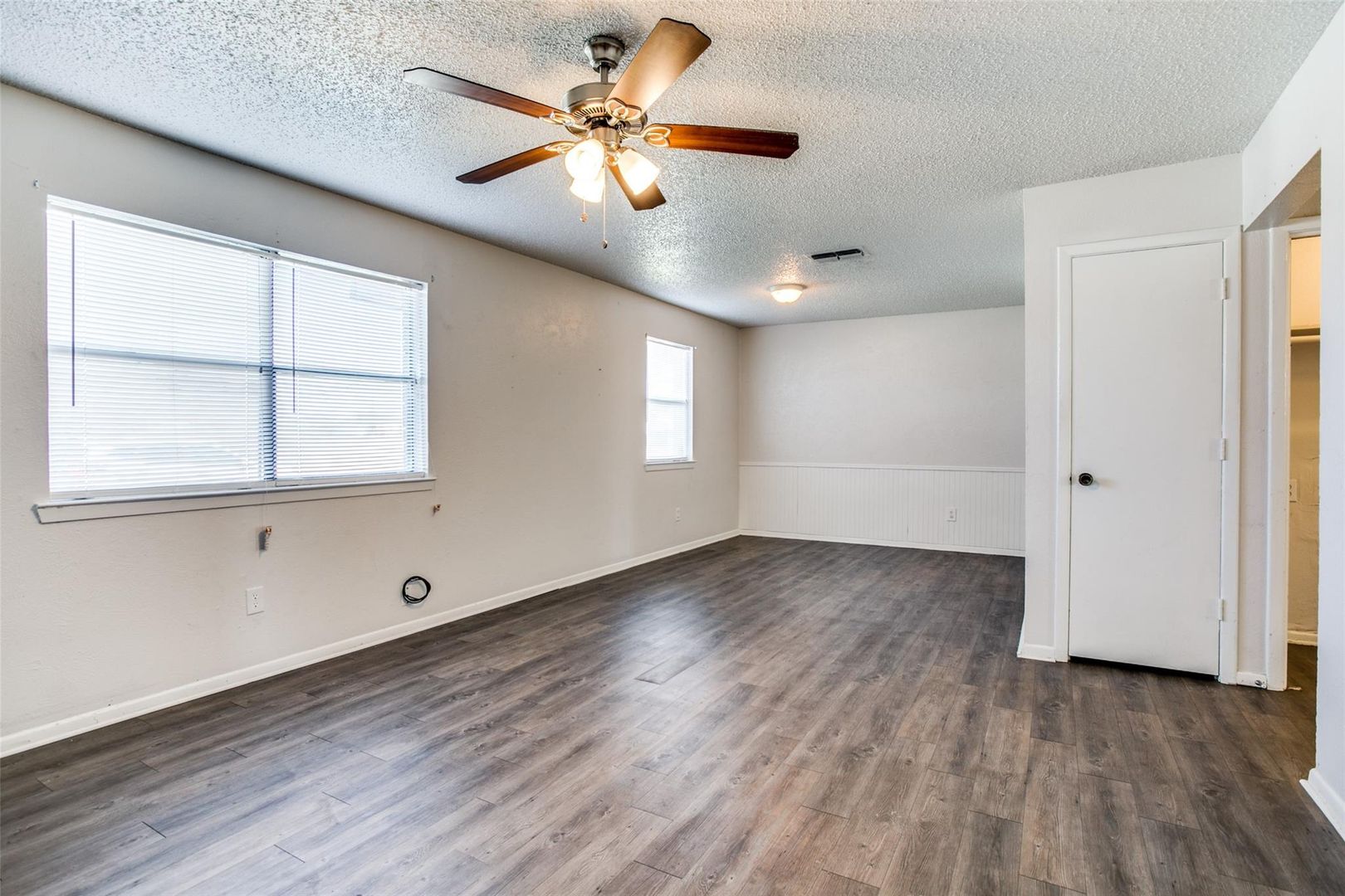 105 Peach St. Unit B, Crowley, TX 76036 photo 3