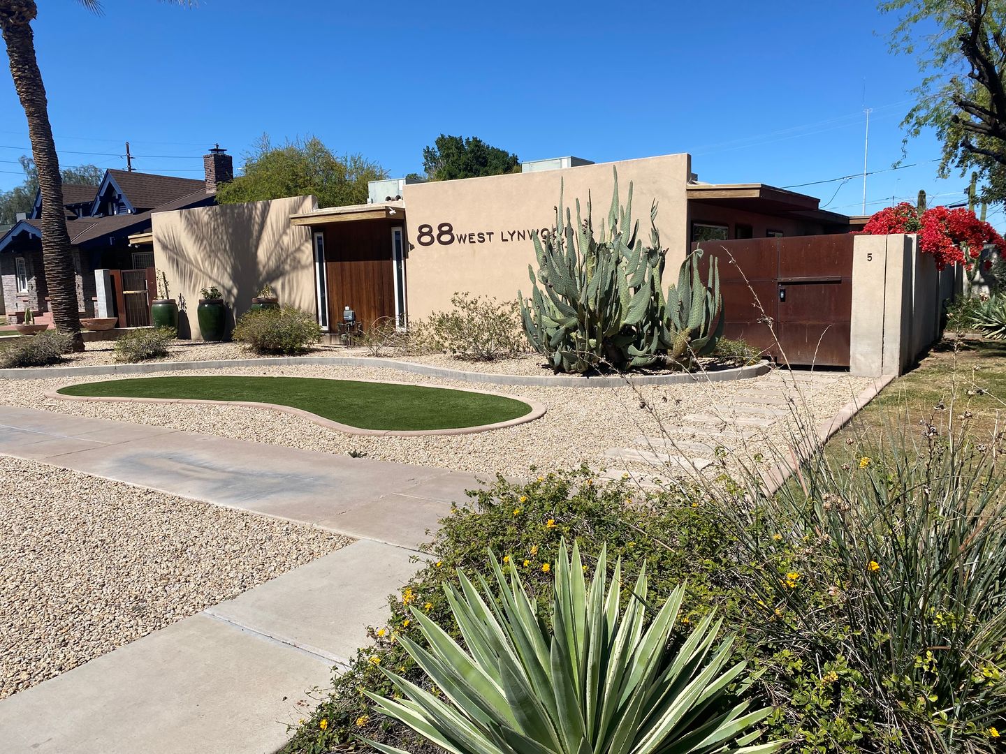 Phoenix Apartment: 88 W Lynwood ST