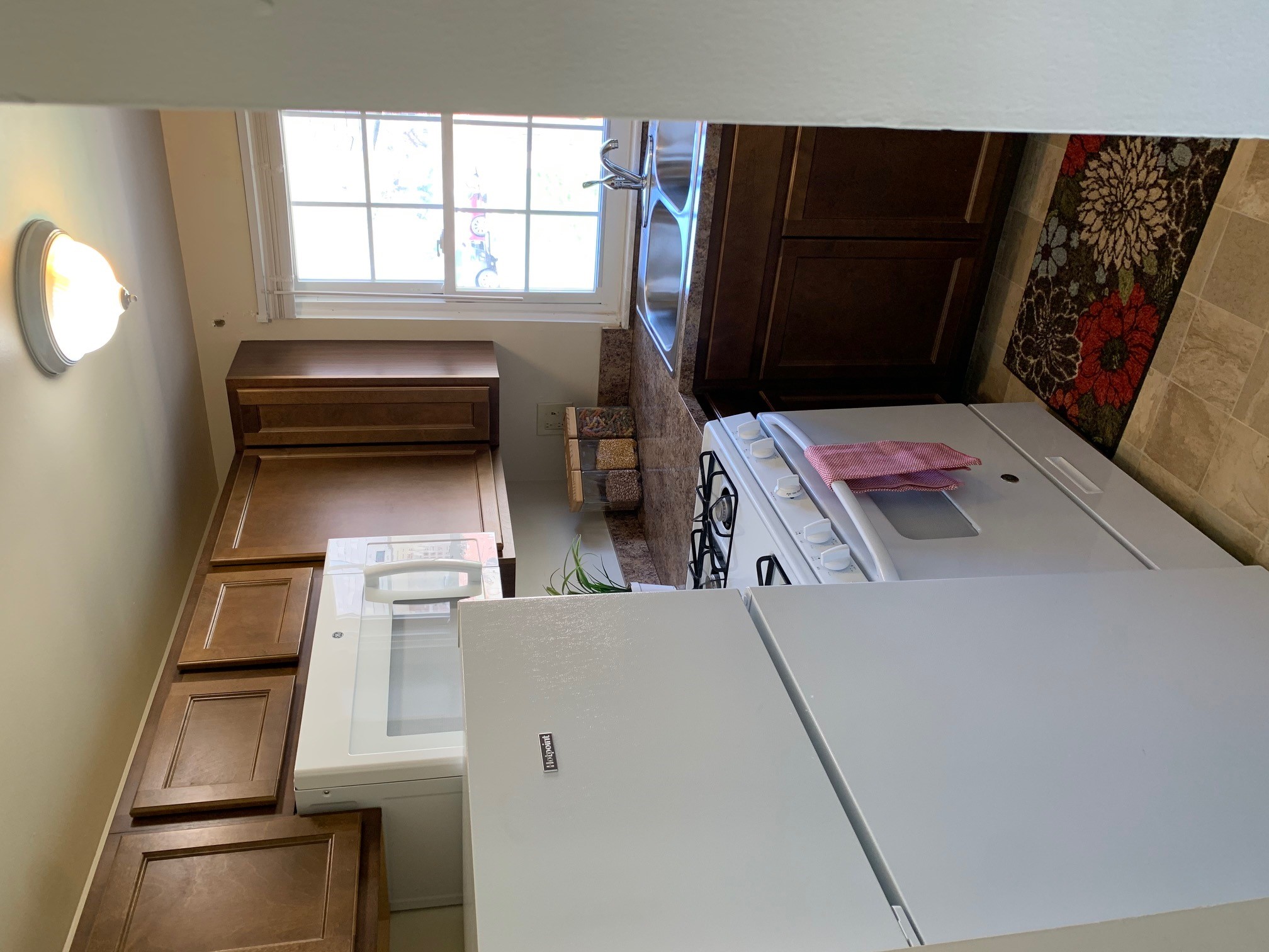 Massillon Apartment: 1832 First St.
