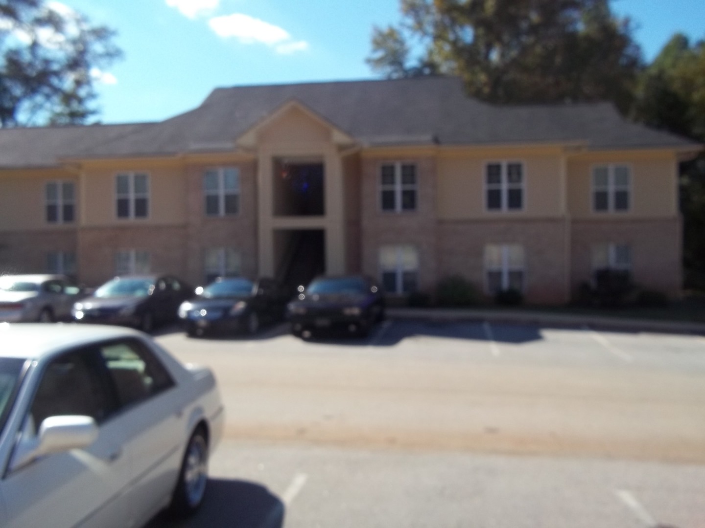 LaGrange Apartment: 404 Town Center Dr