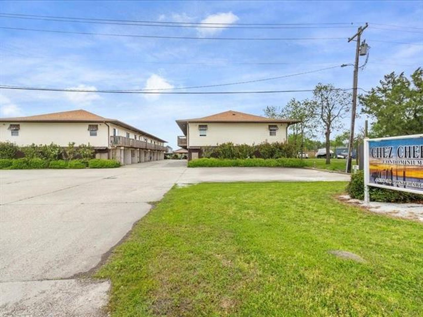 Slidell House: 4638 Pontchartrain Dr Unit R