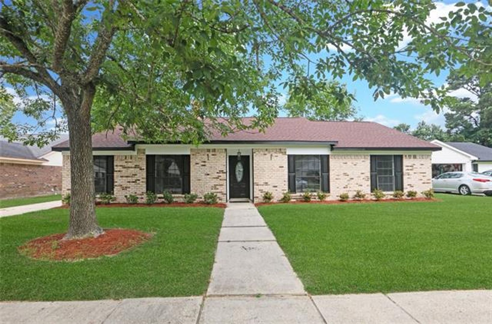 Slidell House: 811 N Lake Verret Court