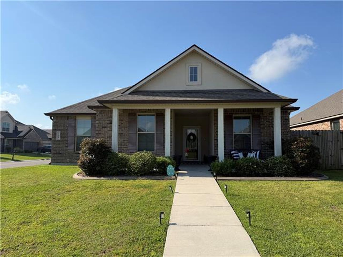 Slidell House: 289 Grand Isle