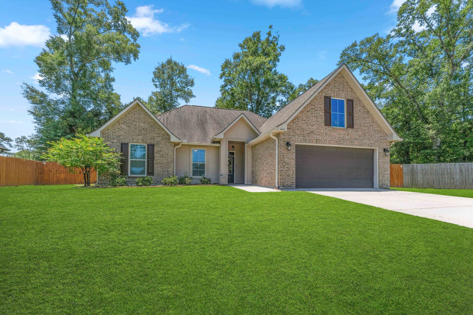 Pearl River House: 1041 Berkshire Drive
