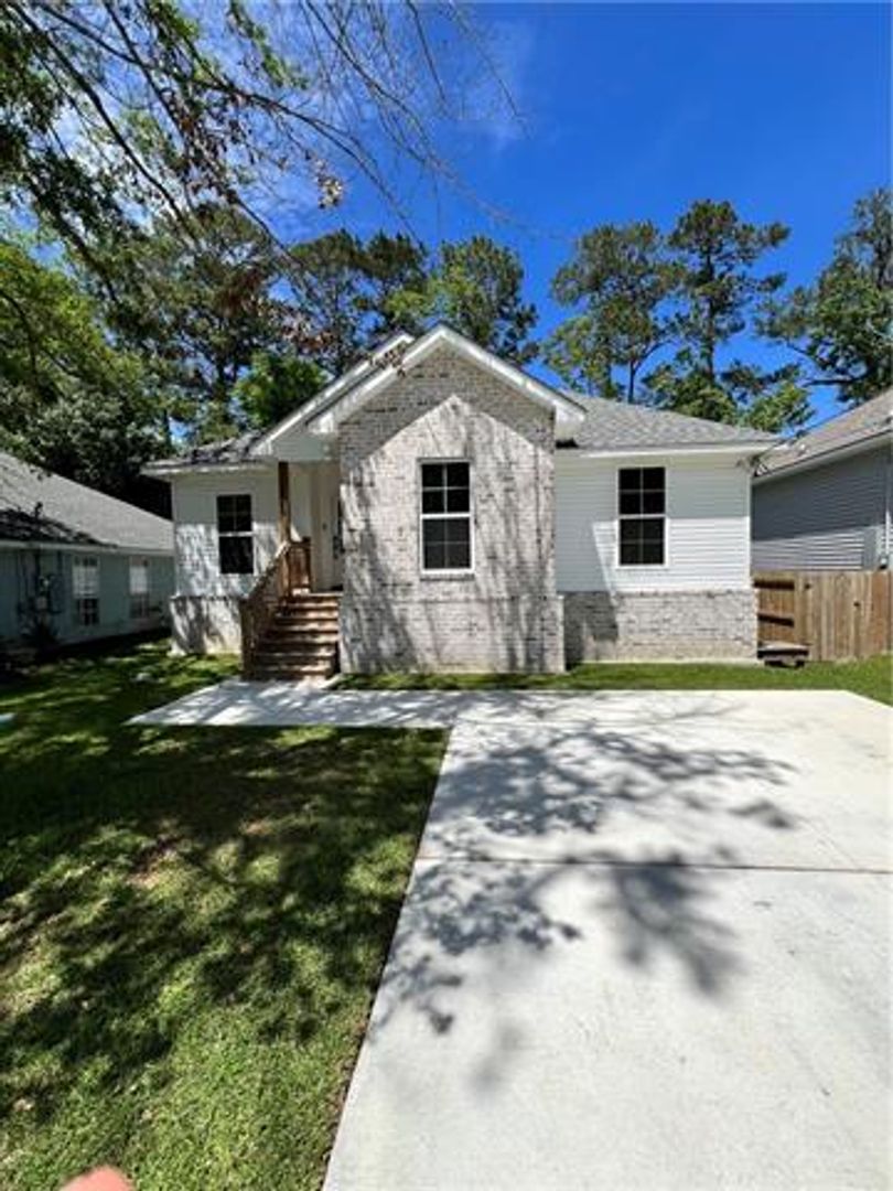 Slidell House: 40773 Hayes Road