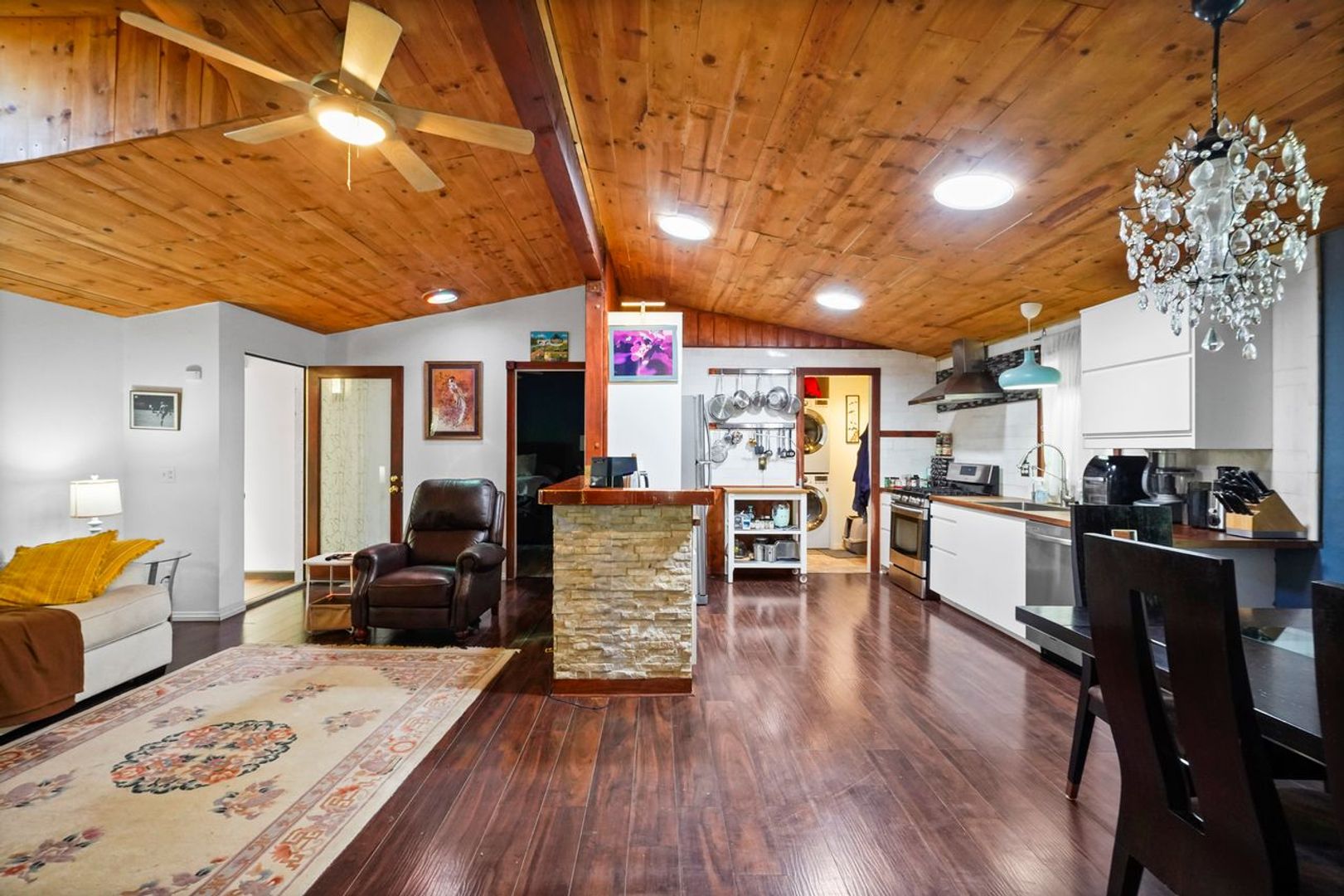 Topanga Townhome: 1165 Cherokee
