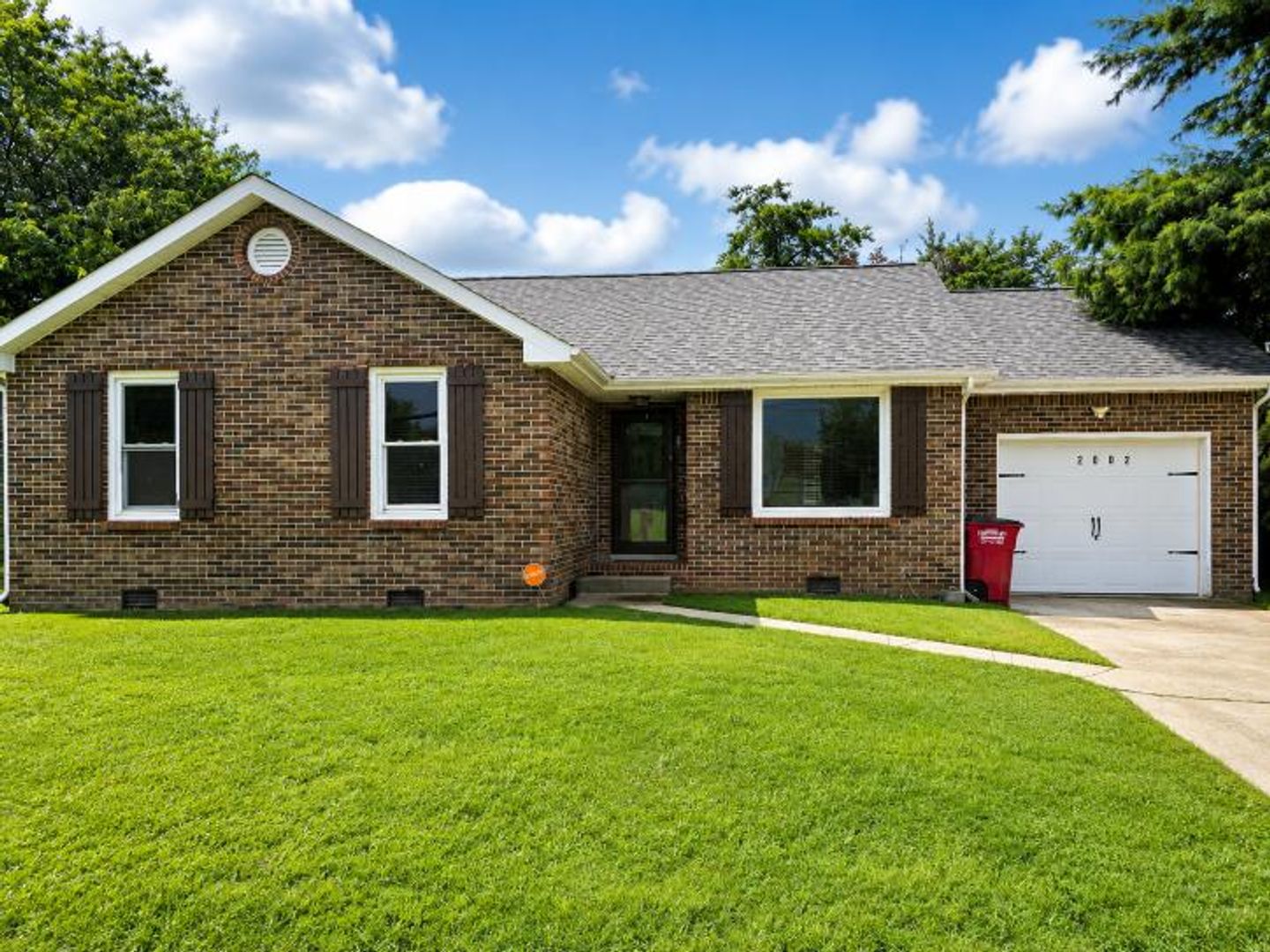 Clarksville House: 2002 Windroe Drive