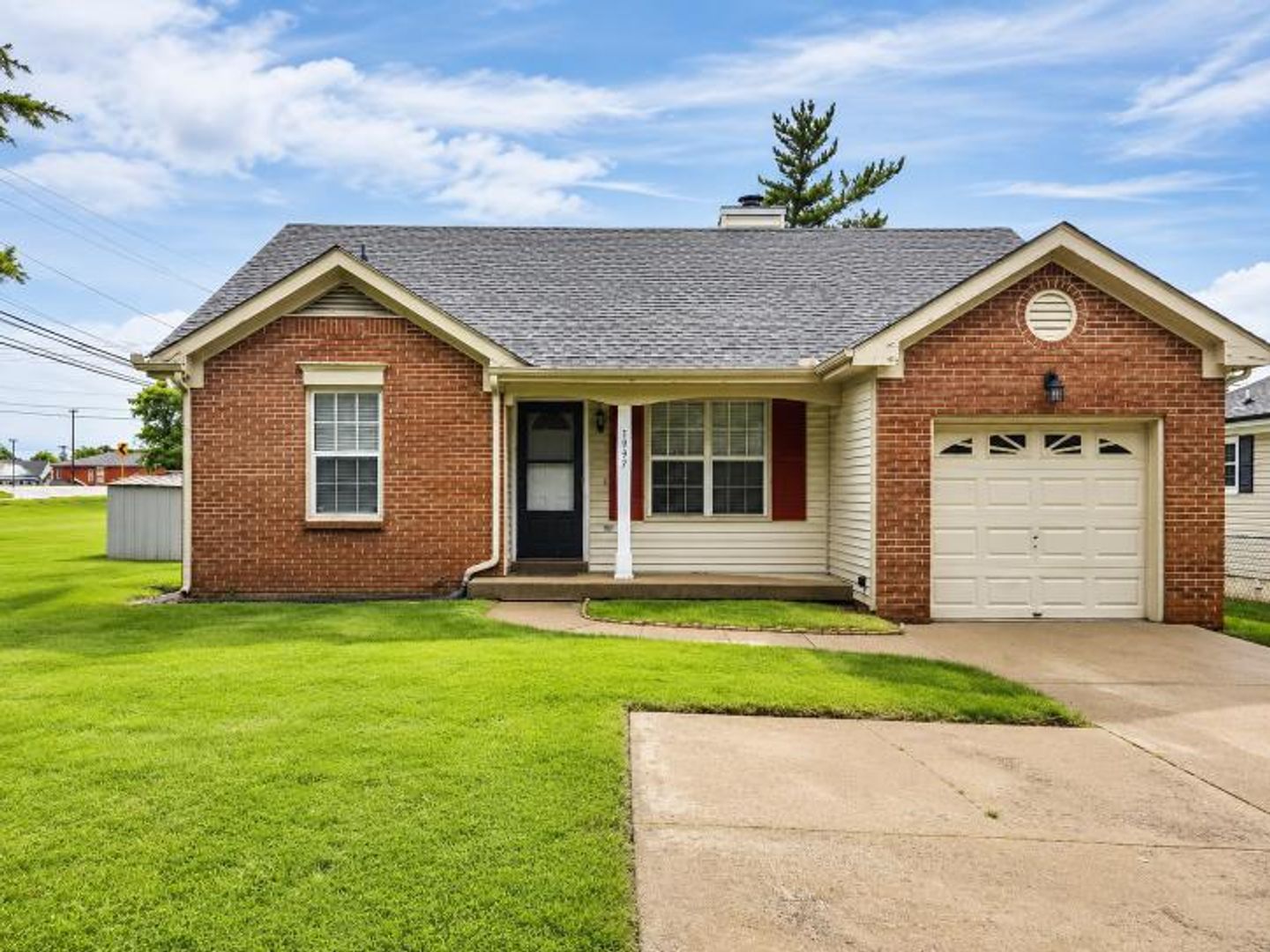 Clarksville House: 1997 Timberline Drive