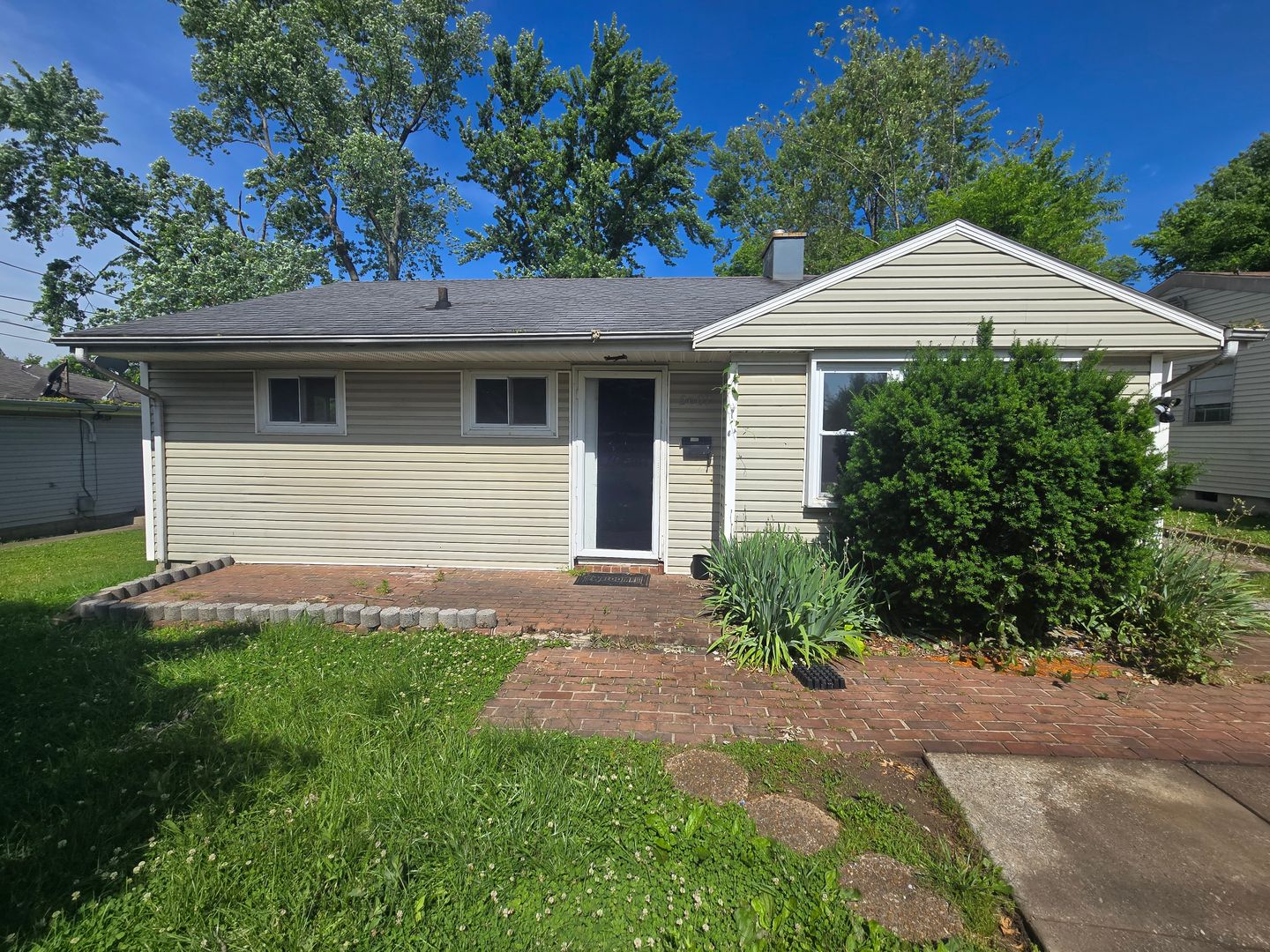 Hopkinsville House: 2607 S. Virginia Street