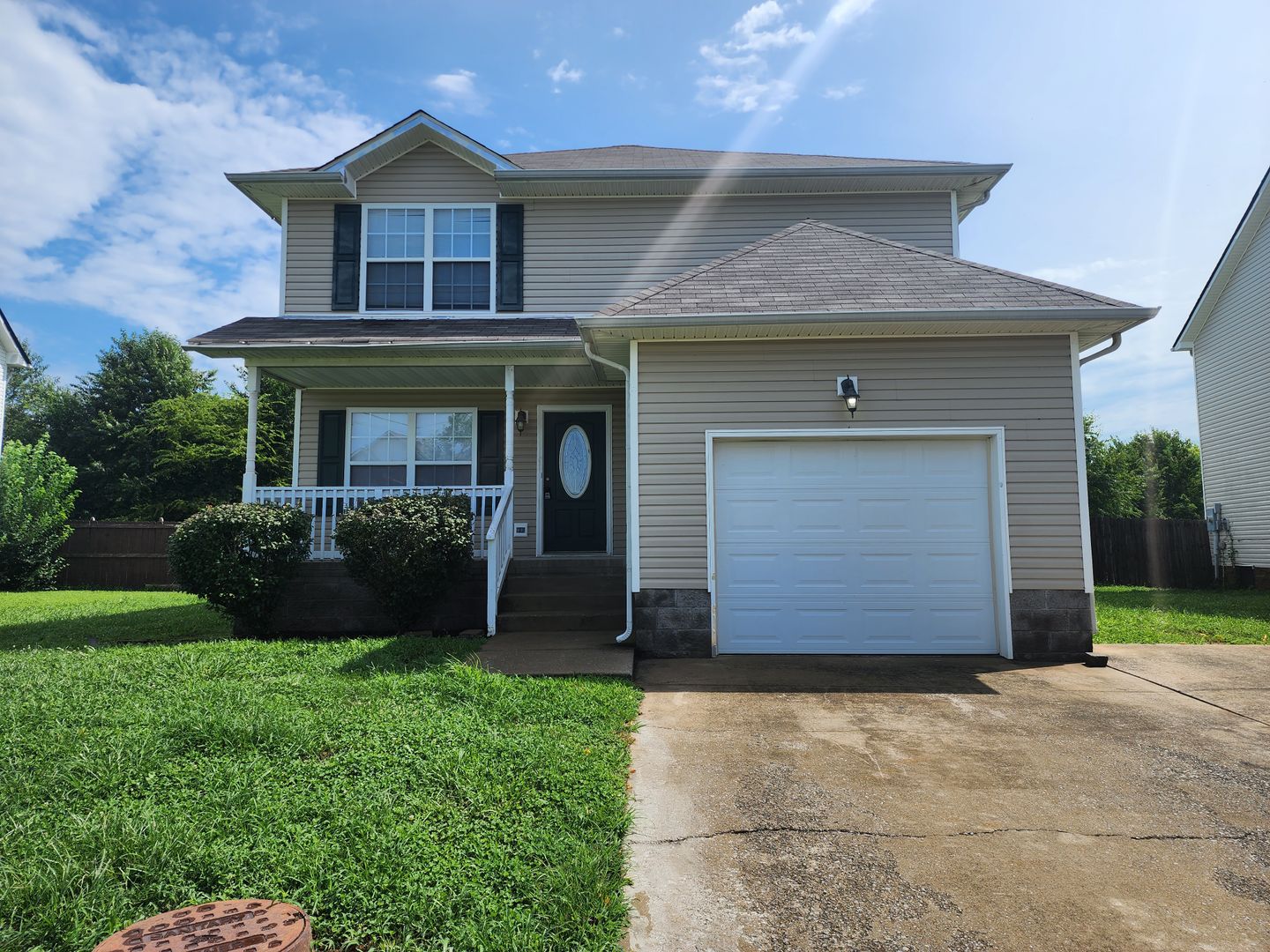 Oak Grove House: 112 North Cavalcade Circle