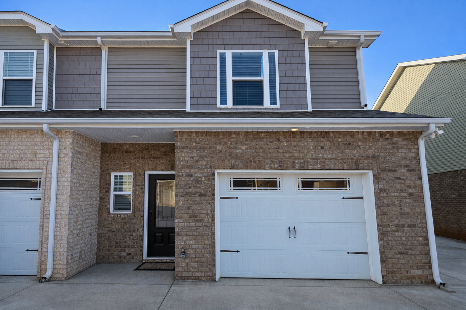 Clarksville House: 325 Fallow Circle