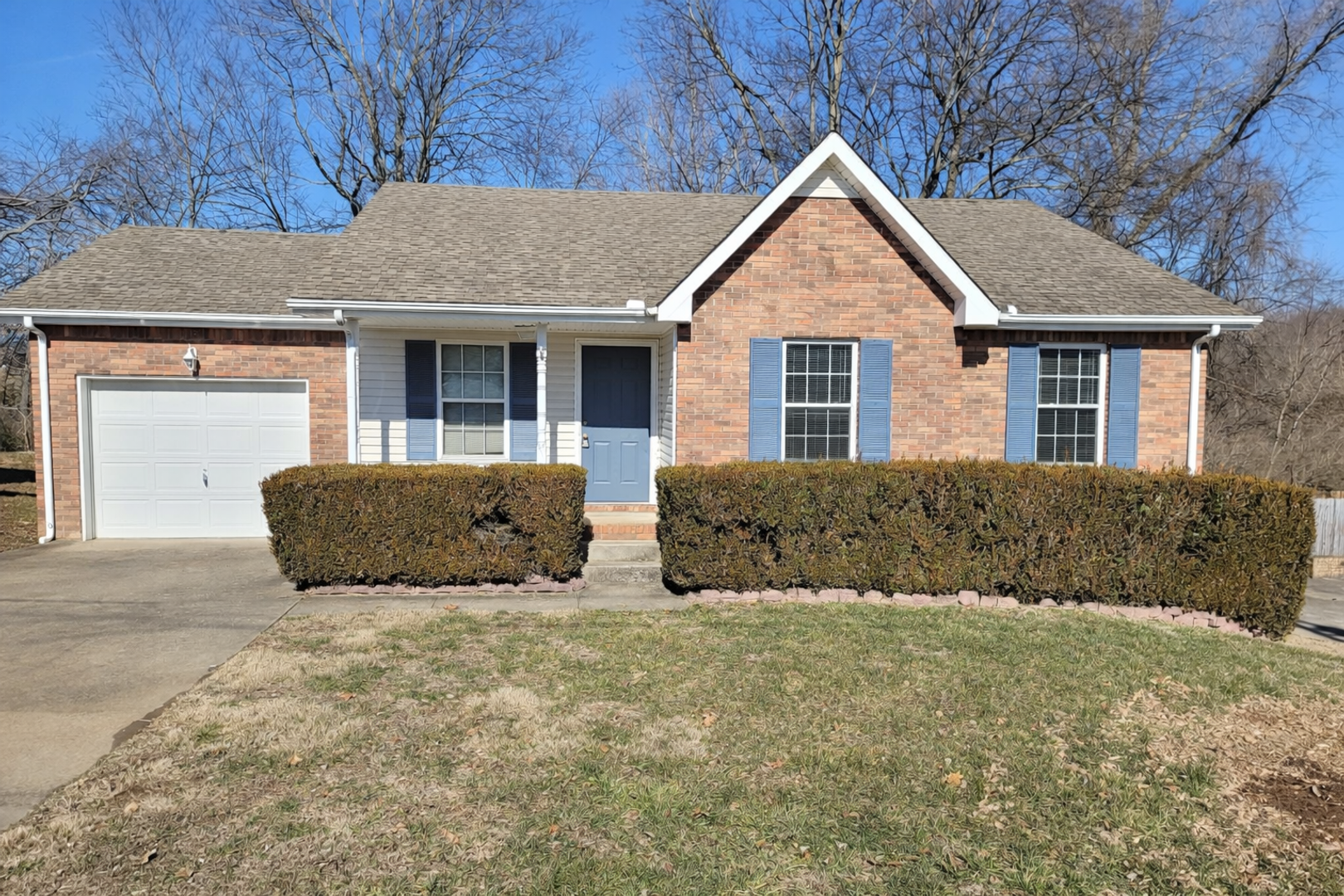 Clarksville House: 3259 N Senseney Circle
