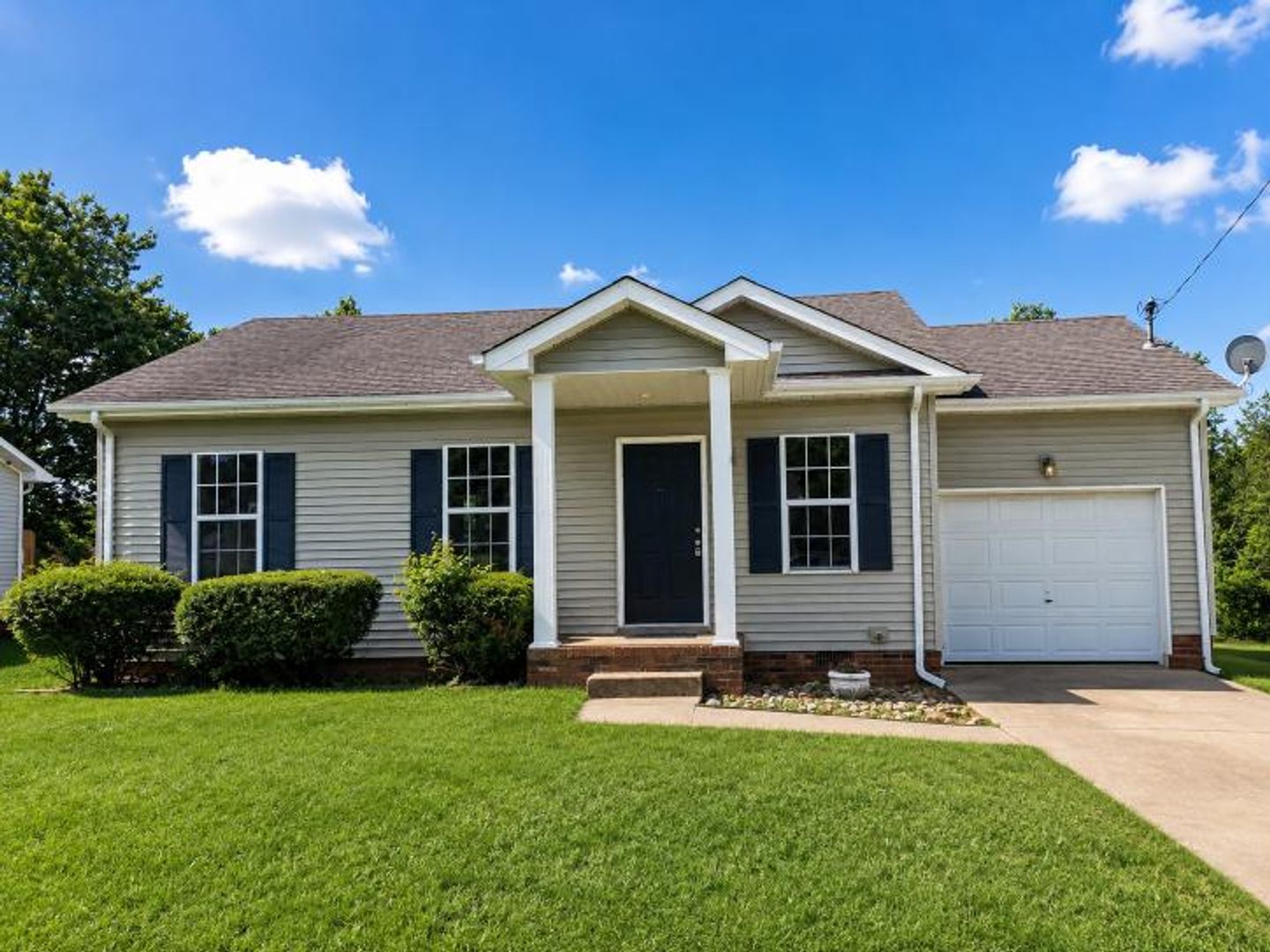 Oak Grove House: 410 Eddy Street
