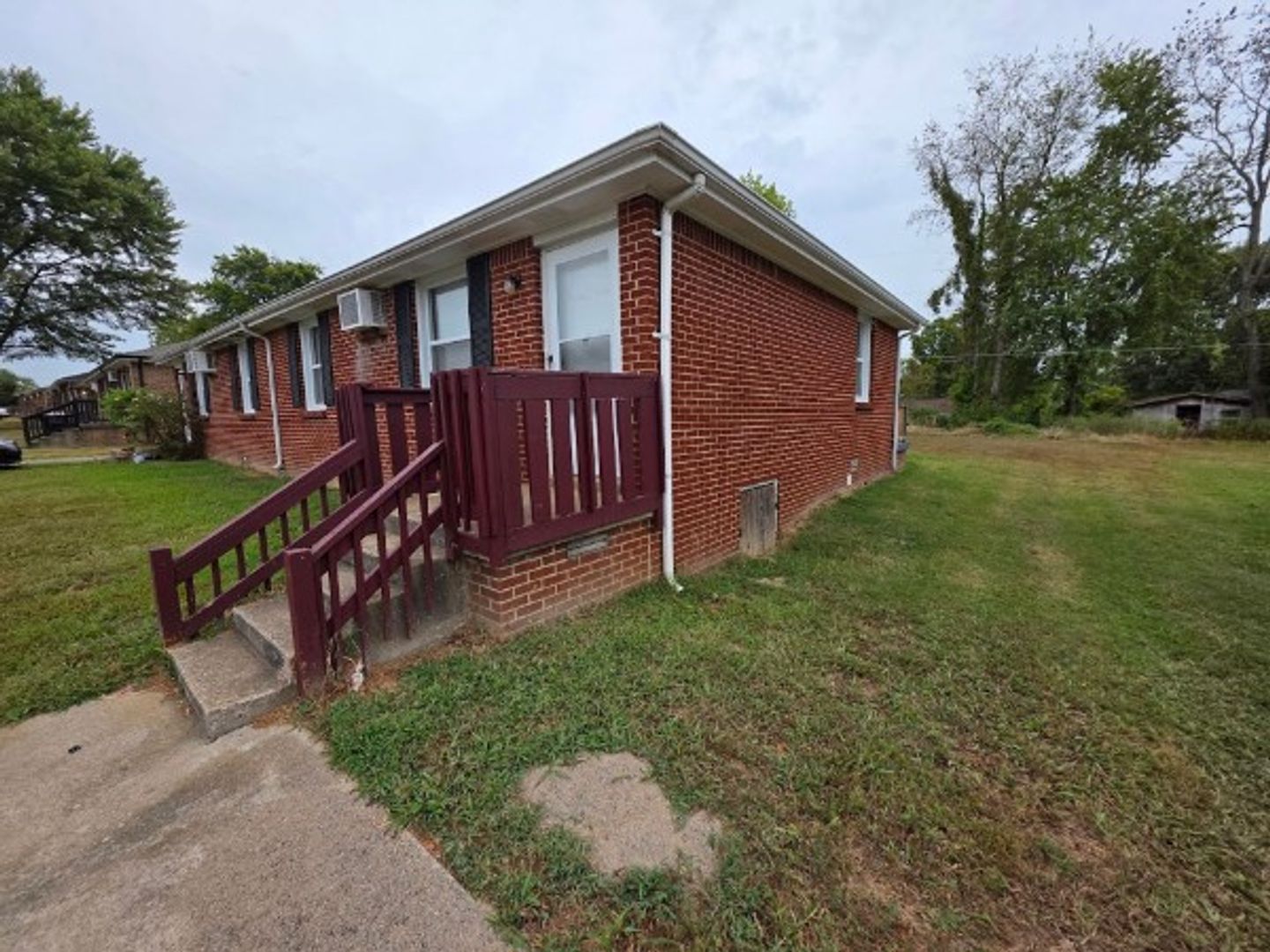 Clarksville Apartment: 108 Tandy Drive