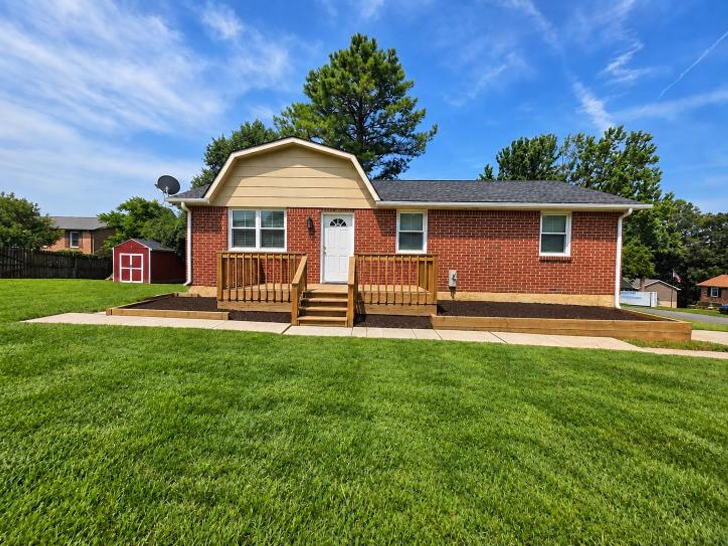 Clarksville House: 720 Ranch Hill Drive
