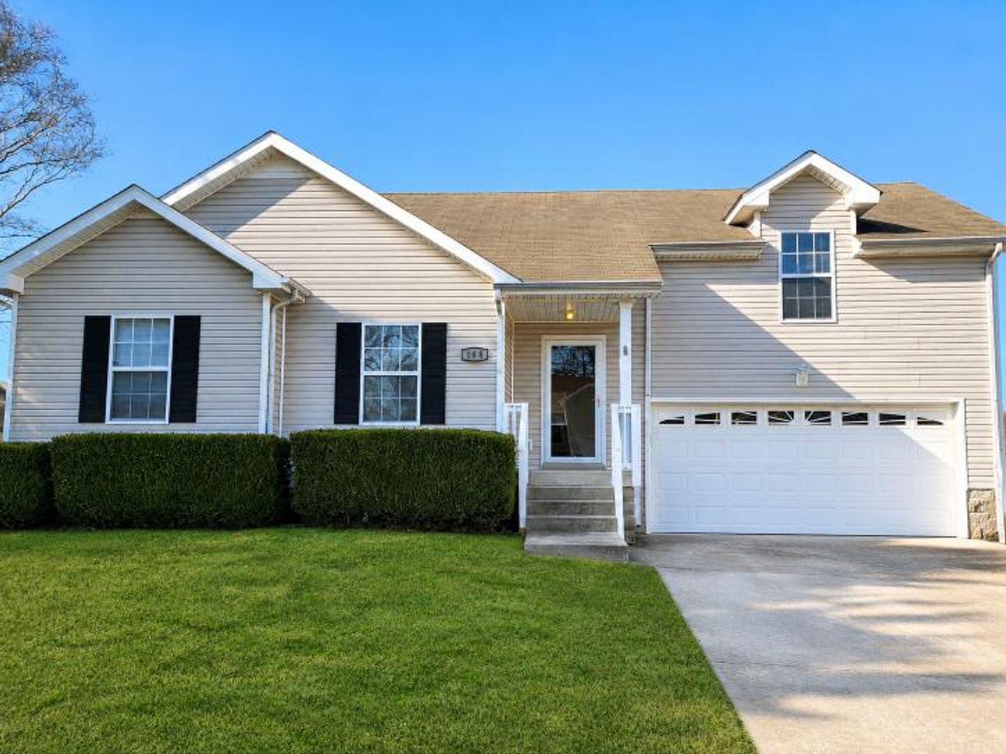 Clarksville House: 168 Kings Deer Drive