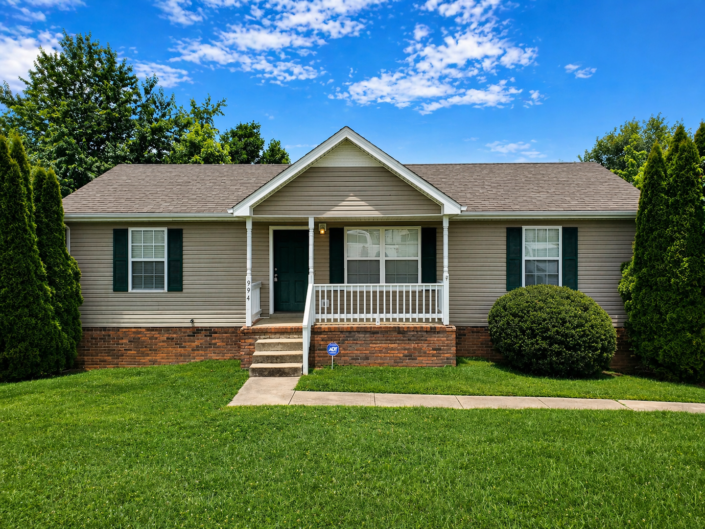 Clarksville House: 994 Bobcat Drive