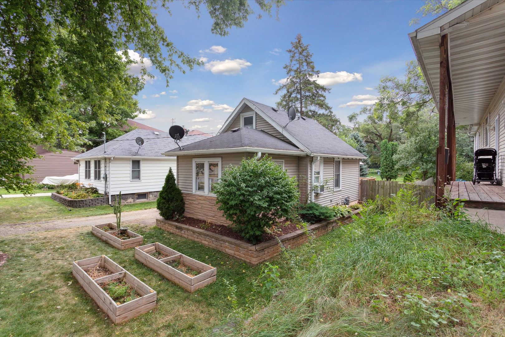 Madison House: 2107 Schlimgen Ave