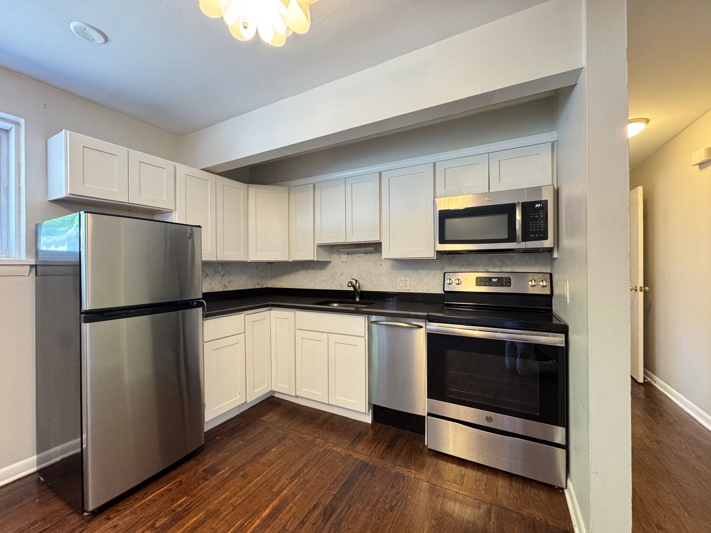 New Haven Apartment: 550 Whitney Avenue