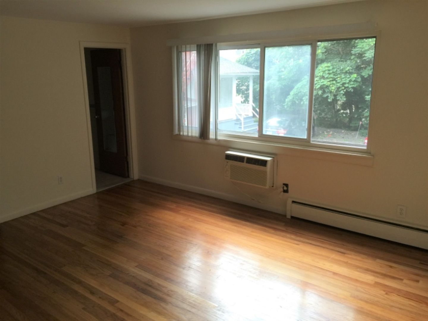 New Haven Apartment: 550 Whitney Avenue