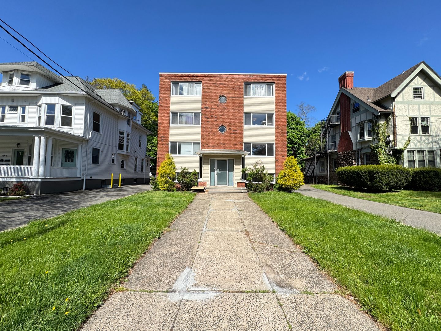 New Haven Apartment: 550 Whitney Avenue