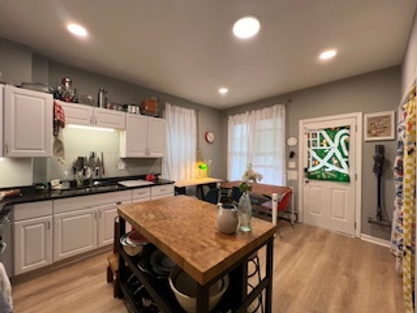 New Haven Apartment: 946 State Street - 2L