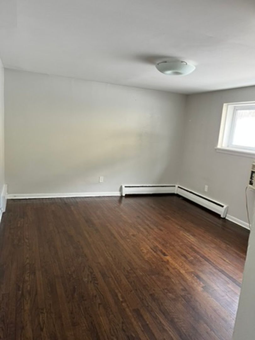 New Haven Apartment: 550 Whitney Avenue