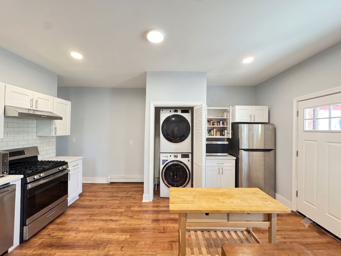 New Haven Apartment: 946 State Street - 2R