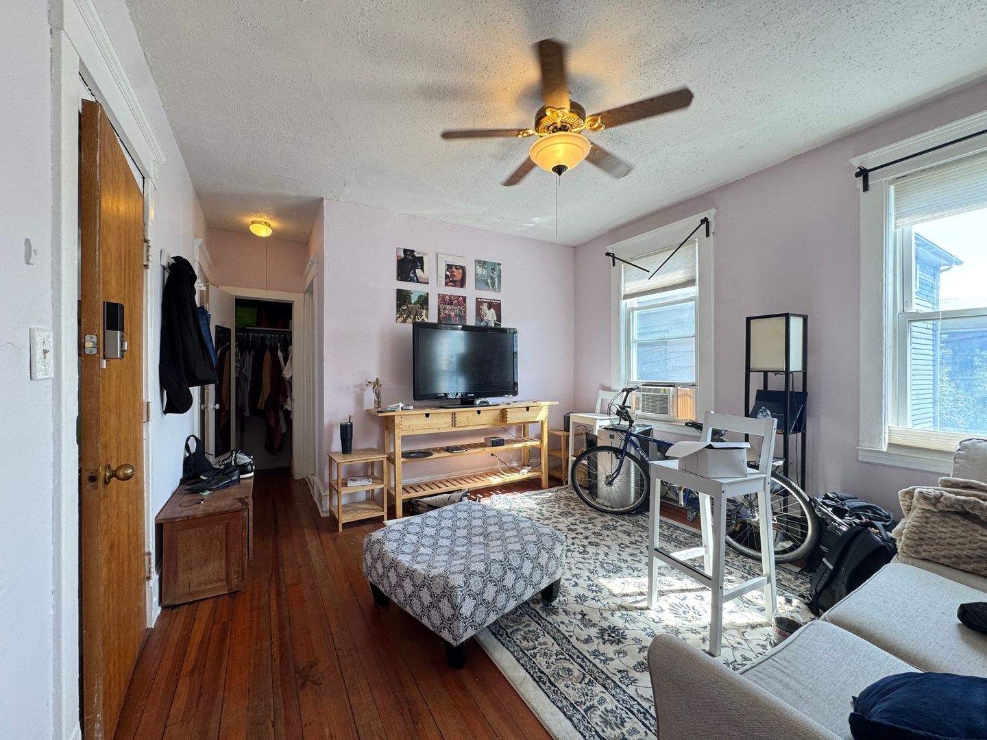 New Haven Apartment: 968 State St