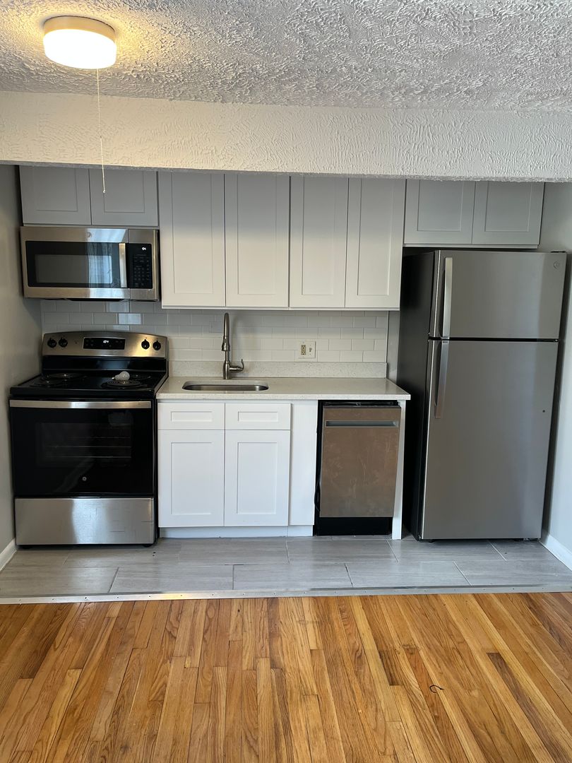 New Haven Apartment: 550 Whitney Avenue
