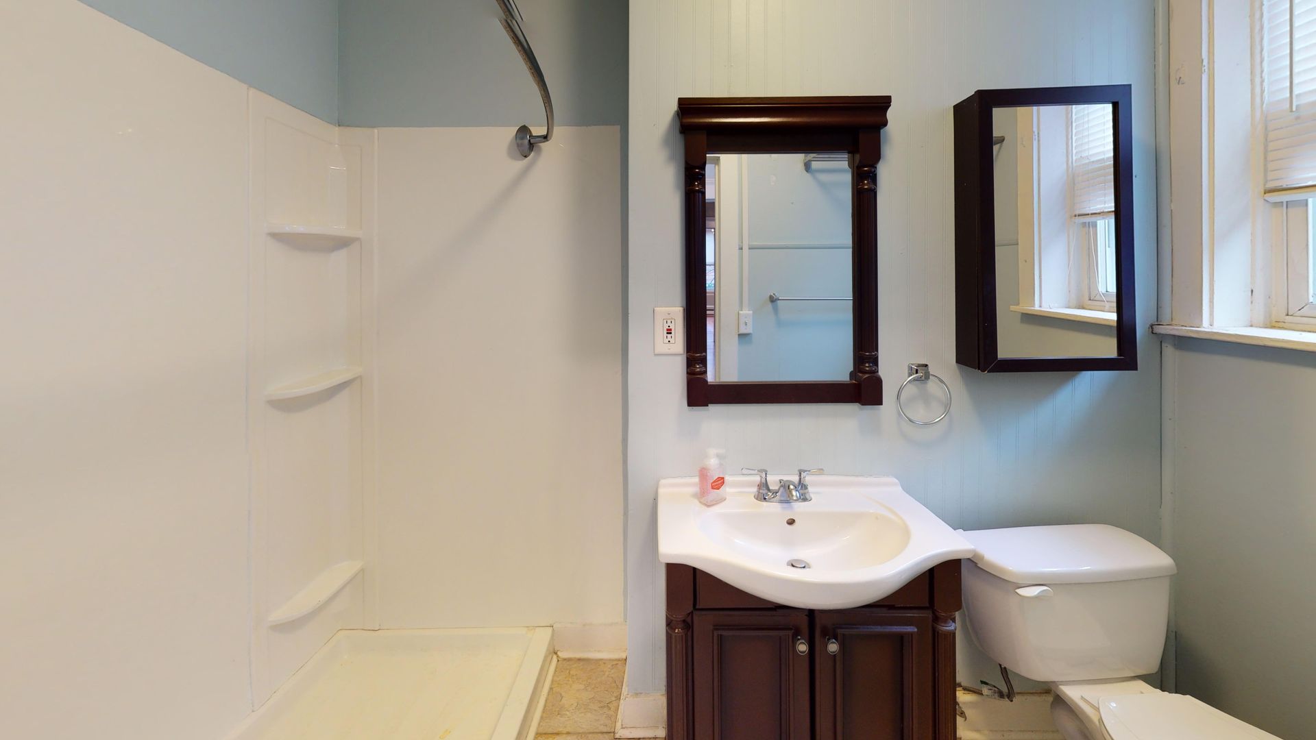 New Haven Apartment: 968 State St