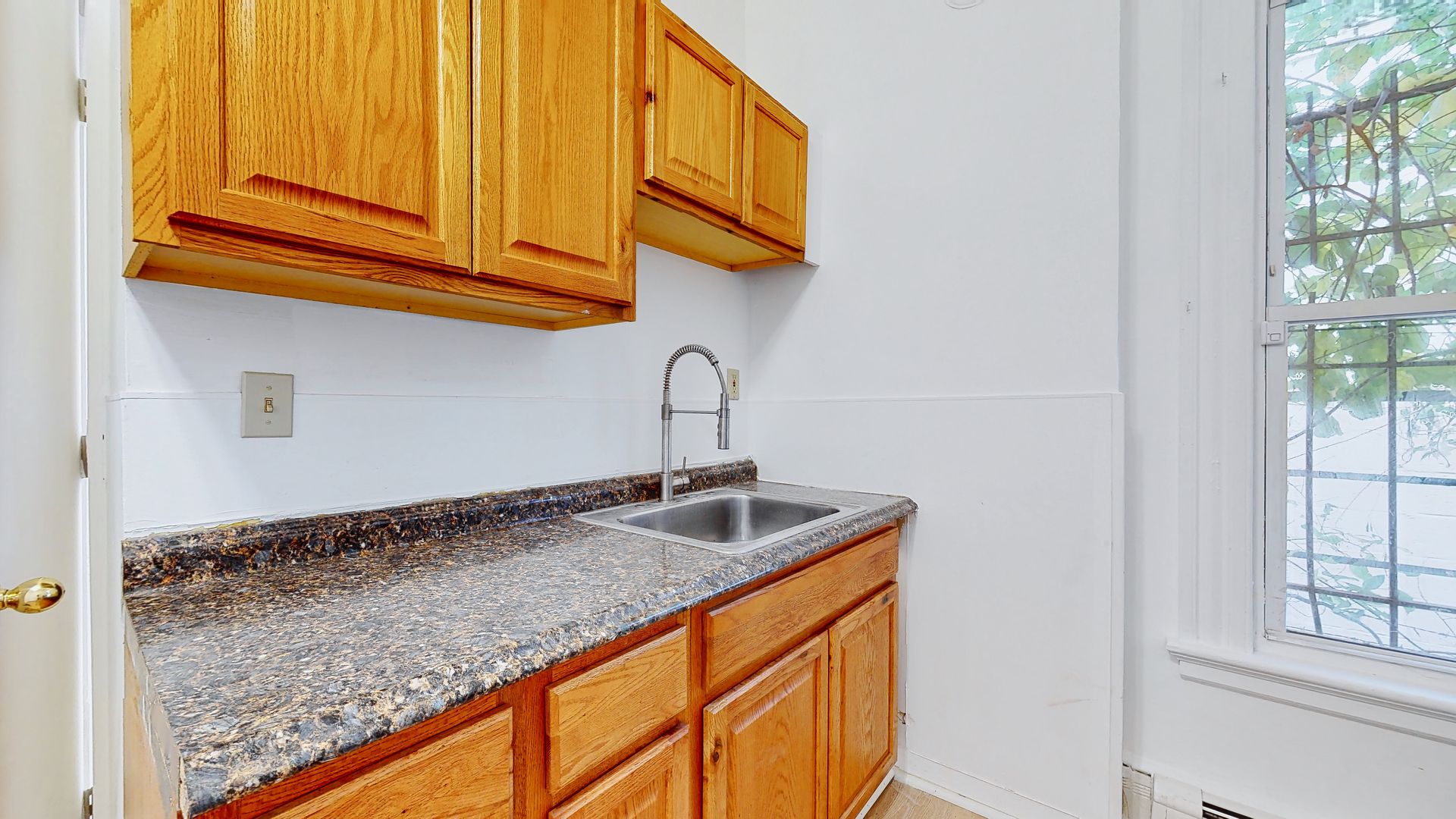 Spacious 1BR Apartment Near Yale – Remodeled & Convenient 5 of 8