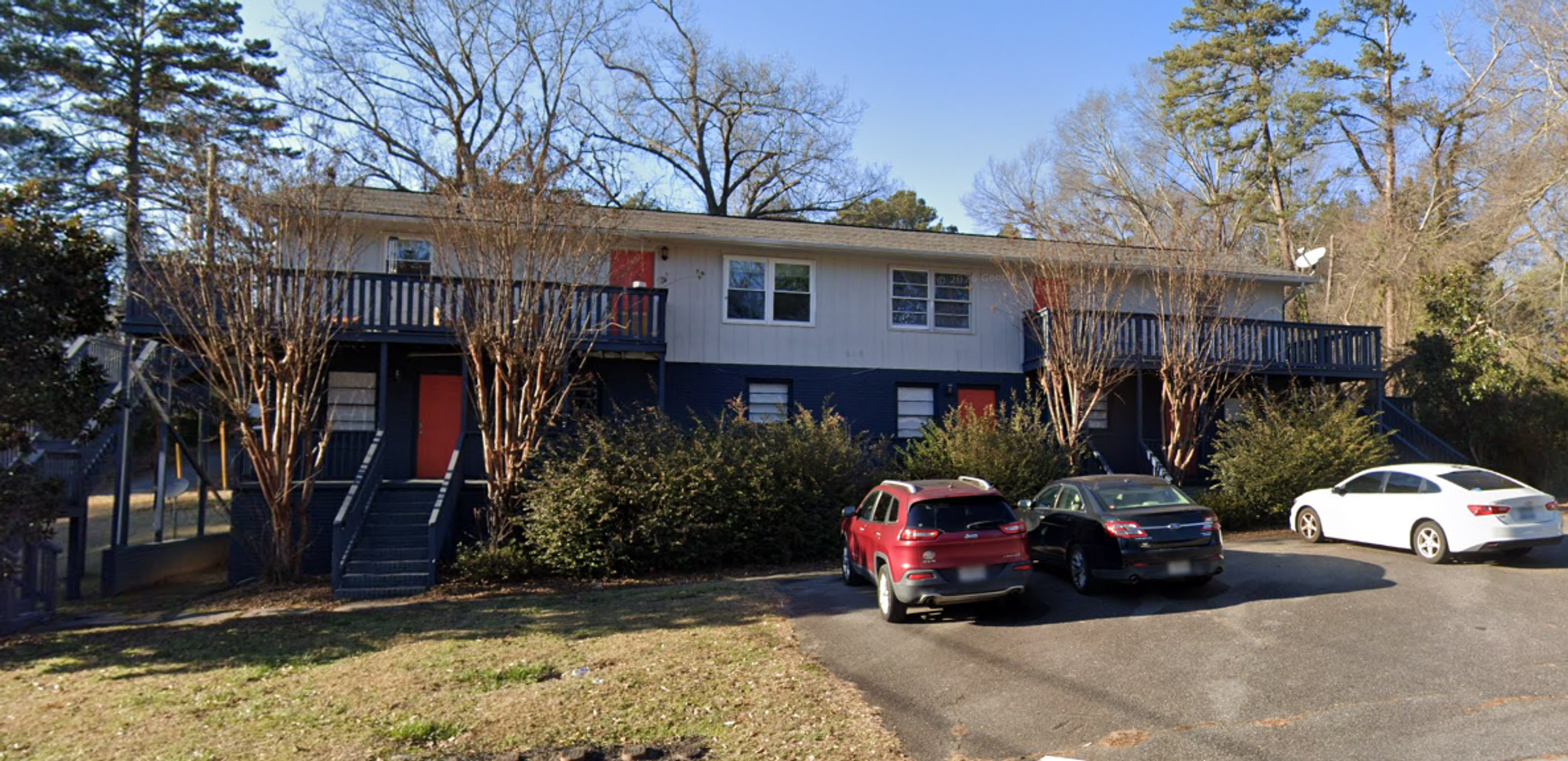 Clemson Apartment: 215 Charleston Ave.
