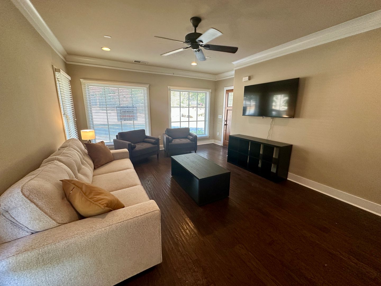 Clemson Apartment: 101 West Ln.