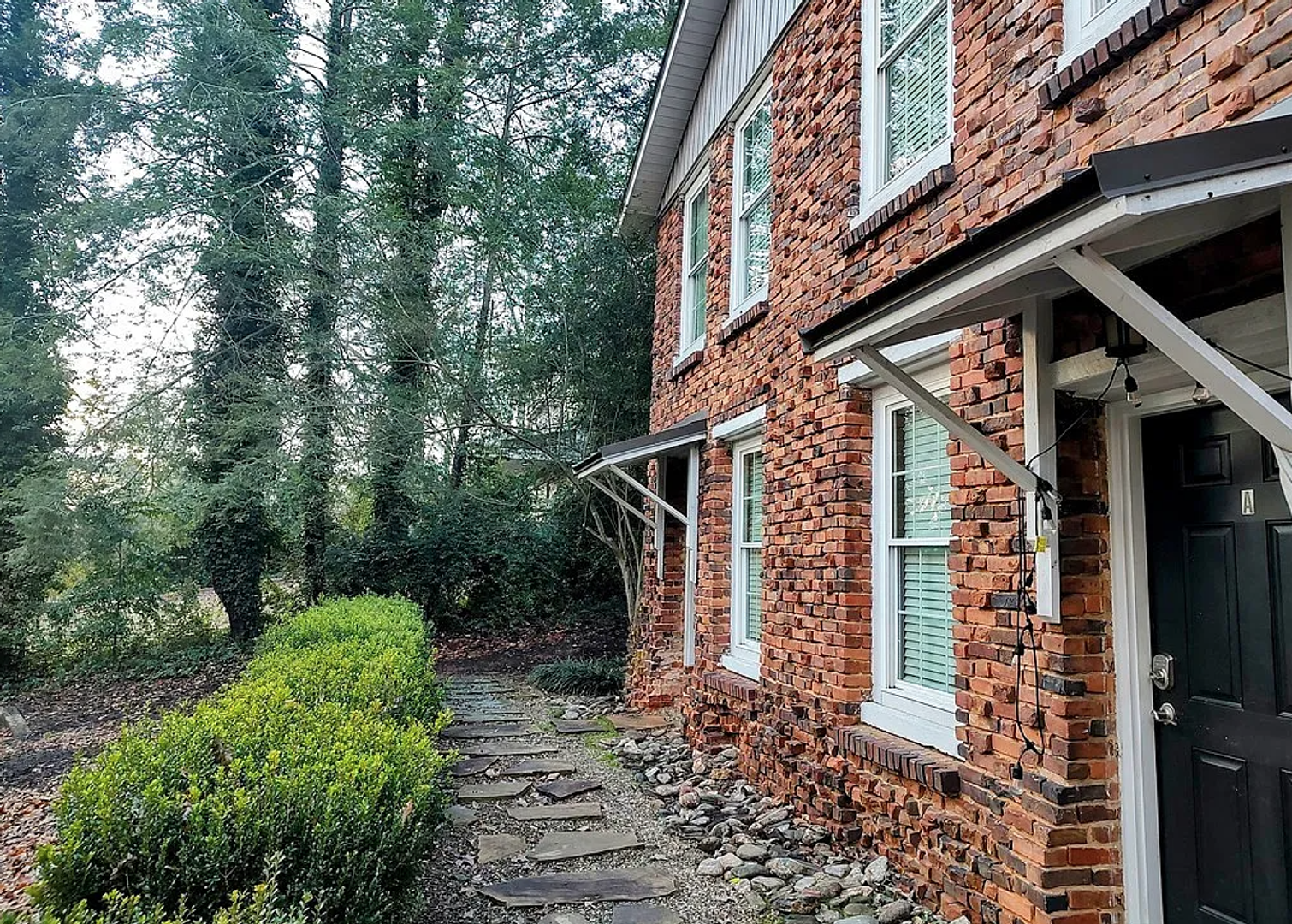 Clemson Apartment: 212 North Clemson Ave