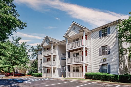 3 Bedroom 2 Bathroom Apartment – photo 1