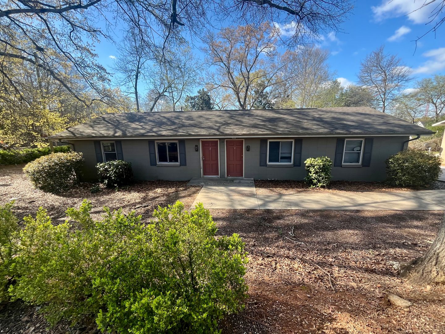 Clemson House: 114-2 Calhoun St.