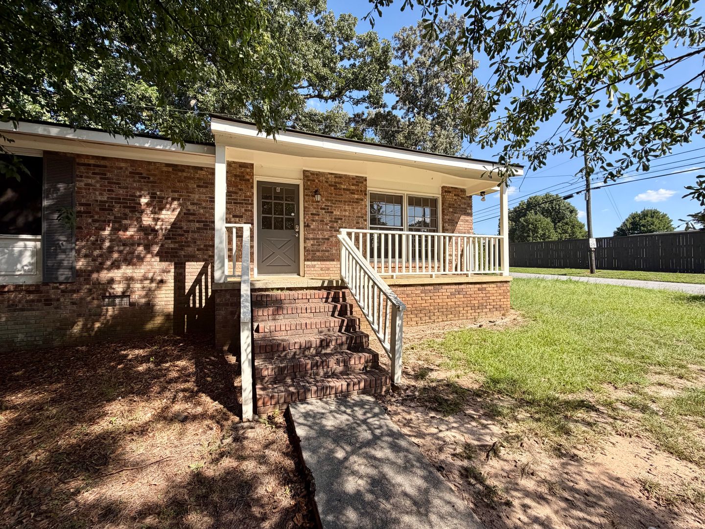 Clemson Apartment: 101 Cochran Road